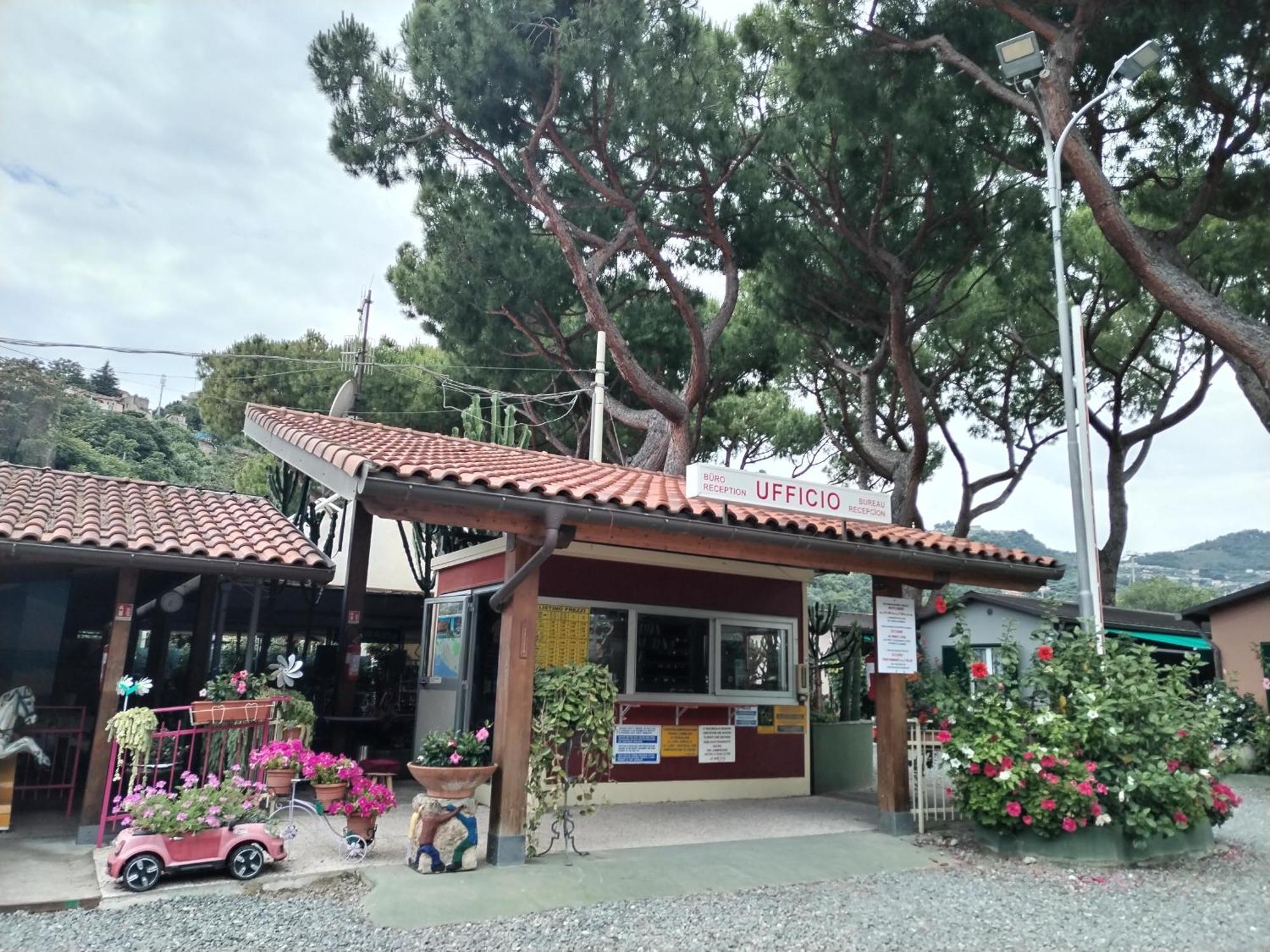Camping Roma Ventimiglia Exterior foto